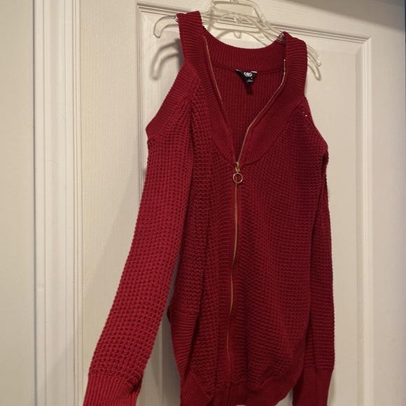 NWOT G By Guess S Maroon Cold Shoulder Sweater - Picture 5 of 9